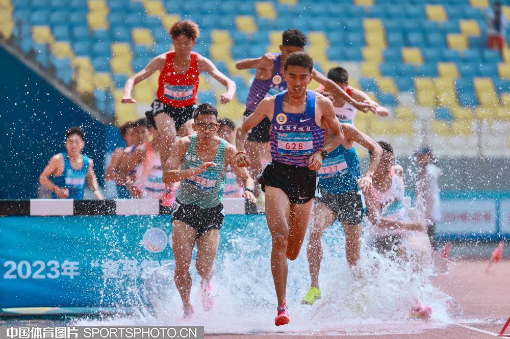 出了强大的 出了强大的